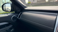 Land Rover Discovery 3.0 D300 Dynamic SE 5dr Auto Diesel Station Wagon